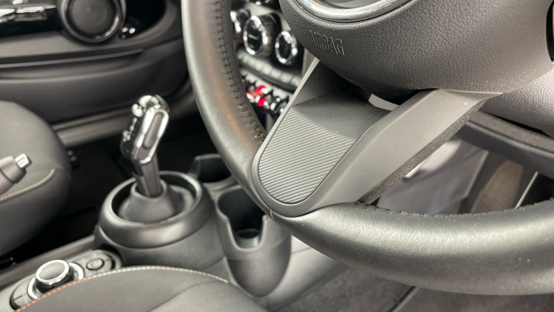 MINI Hatchback 1.5 Cooper Classic 3dr Auto Petrol Hatchback